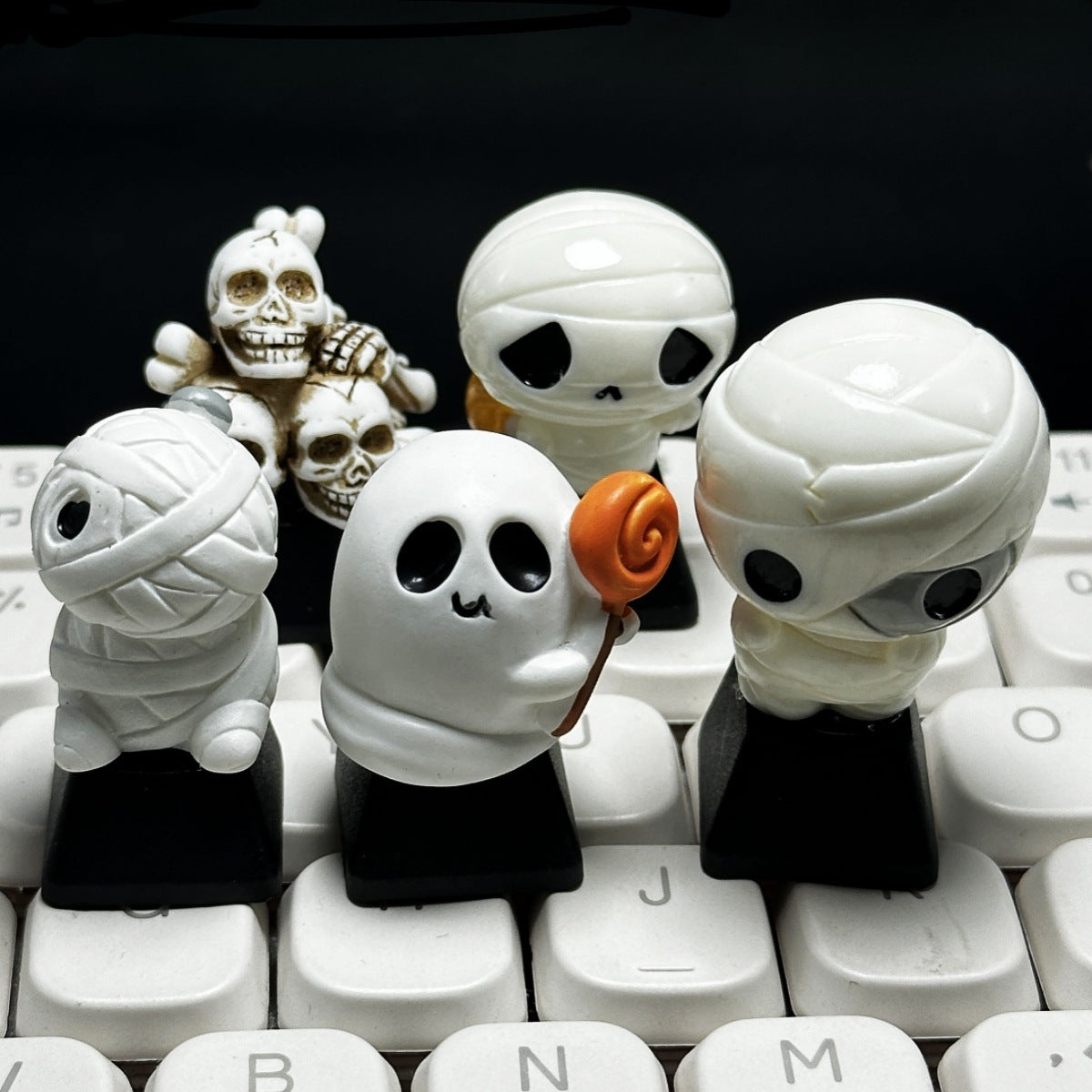 Custom Halloween Mummy & Skull Resin Keycaps for Mechanical Keyboards