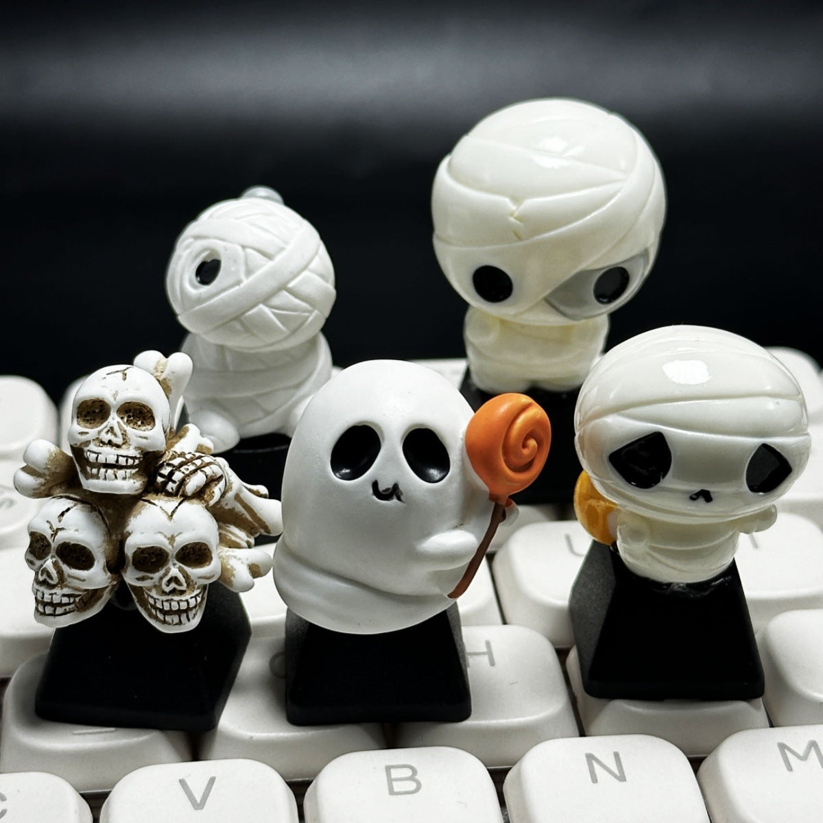 Custom Halloween Mummy & Skull Resin Keycaps for Mechanical Keyboards