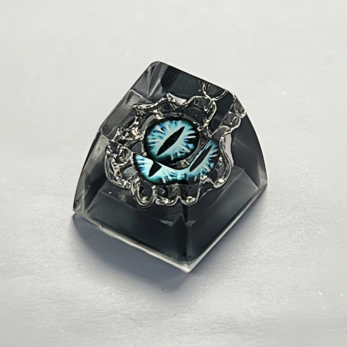 Epoxy Resin Halloween Themed Custom Demon Eye Keycap - Colorful 3D Punk Metal Single Keycap